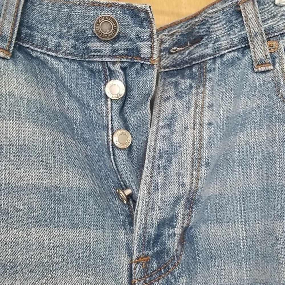 American Eagle Vintage Hi Rise Two Tone Denim Button Fly Size 12 NWT - Picture 5 of 11